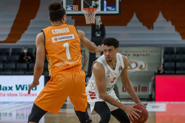 够理解并尊 够理解并尊